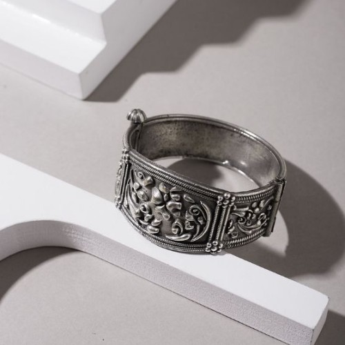 Broad-Narrow Flower Pattern Kada