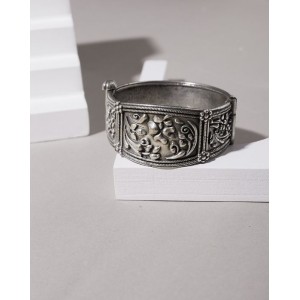 Broad-Narrow Flower Pattern Kada