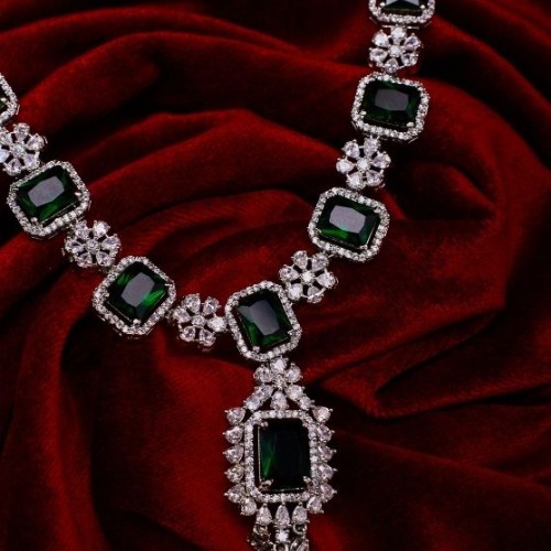 Elizabeth Diamond Necklace