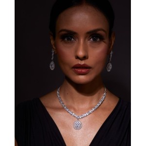 White Lady Diamond Necklace